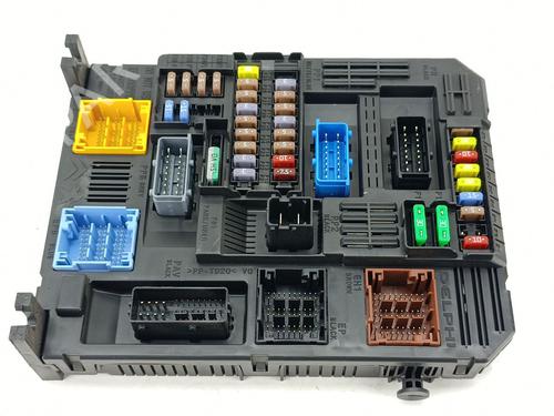 Used Fuse box Fuse box 39432000 39432000