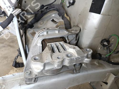 Used Engine mount Engine mount 39552340 39552340