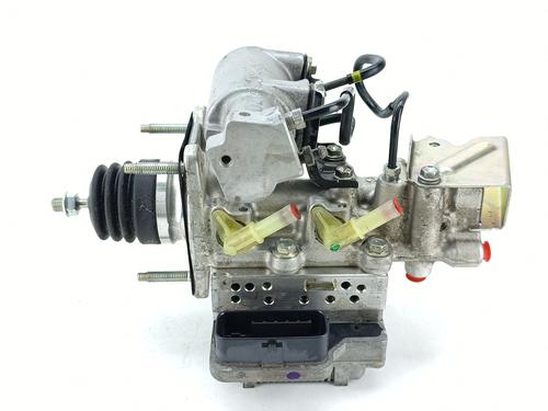 Used ABS pump TOYOTA YARIS (_P13_) 1.5 Hybrid (NHP130_, NHP130) (101 hp) 31378459