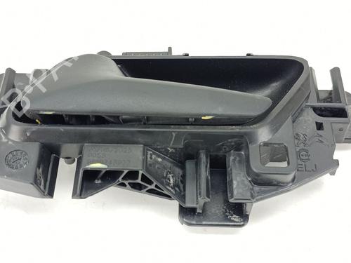 Used Front left interior door handle Front left interior door handle 37074577 37074577