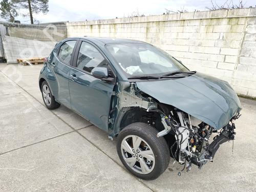 Brugte TOYOTA YARIS (_P21_, _PA1_, _PH1_)  1.5 Hybrid (MXPH10, MXPH11)  4643217