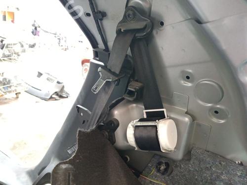 rear-right-seatbelt-citroen-c4-cactus-2014-32515264 main image