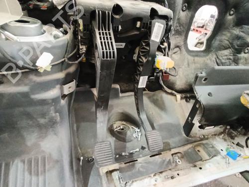 Used Break pedal Break pedal 37516884 37516884
