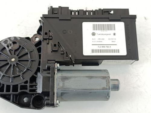 Rudehejsemotor forskærm højre VW TOUAREG (7LA, 7L6, 7L7) 3.0 V6 TDI (225 hp) 27175879