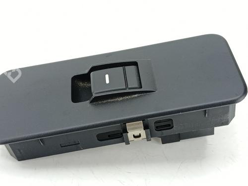 Used Right rear window switch LAND ROVER RANGE ROVER SPORT I (L320) 3.6 D 4x4 (272 hp) 30456818