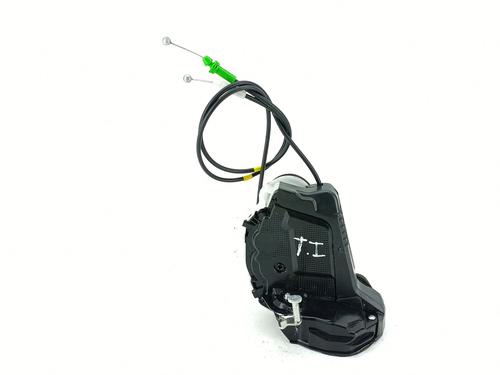 Used Rear left lock TOYOTA YARIS (_P13_) 1.5 Hybrid (NHP130_, NHP130) (101 hp) 31375876