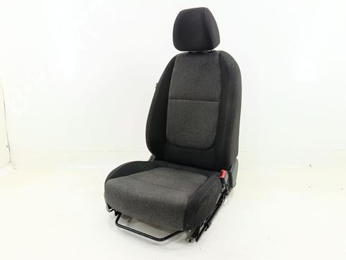 Stol høyre foran KIA STONIC (YB) 1.2 CVVT (84 hp) 31940968