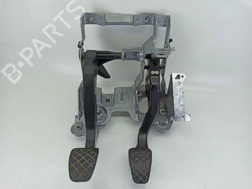 Used Break pedal AUDI A4 B8 (8K2) 2.0 TDI (143 hp) 10570591