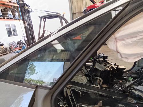 Used Front left quarter glass Front left quarter glass 37487529 37487529