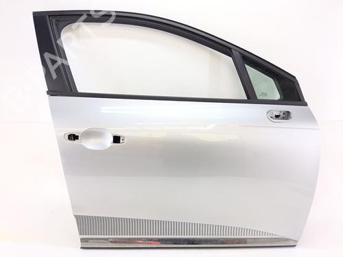 Used Right front door Right front door 38305456 38305456