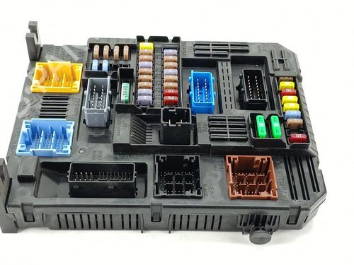 Used Fuse box PEUGEOT 2008 II (UD_, US_, UY_, UJ_, UR_, UC_) 1.5 BlueHDI 110 (UDYHSK) (110 hp) 32266970