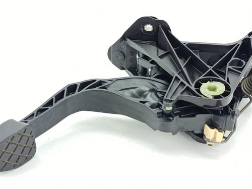 Used Clutch pedal VW T-ROC (A11, D11) [2017-2025]  30685678