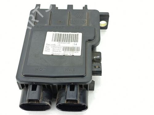 Used Fuse box RENAULT LAGUNA III (BT0/1) 2.0 dCi (BT01, BT08, BT09, BT0E, BT0K, BT12, BT1C, BT1D,... (150 hp) 30534526