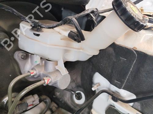 Used Brake master cylinder MITSUBISHI OUTLANDER III (GG_W, GF_W, ZJ, ZL, ZK) Plug-in Hybrid (GG2W) (200 hp) 28378210