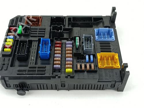 Used Fuse box Fuse box 36993847 36993847