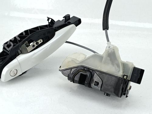 Venstre fortil lås PEUGEOT 2008 II (UD_, US_, UY_, UJ_, UR_, UC_) 1.5 BlueHDI 110 (UDYHSK) (110 hp) 30934615