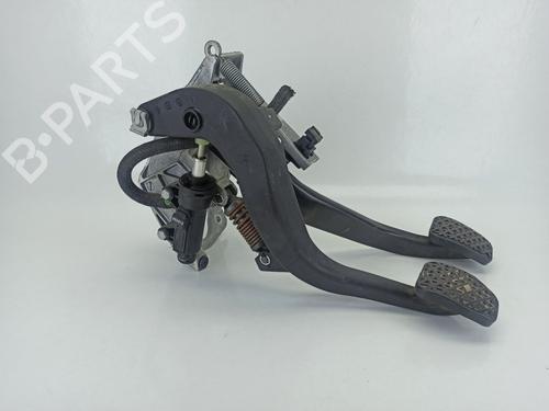 Clutch pedal BMW 1 (E87) 118 d | BP13344179I13