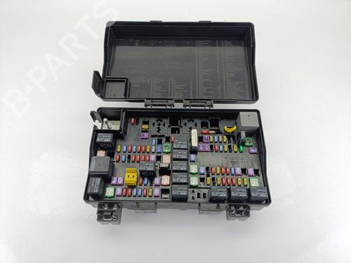 Used Fuse box JEEP GRAND CHEROKEE IV (WK, WK2) 3.0 CRD V6 4x4 (250 hp) 26560259