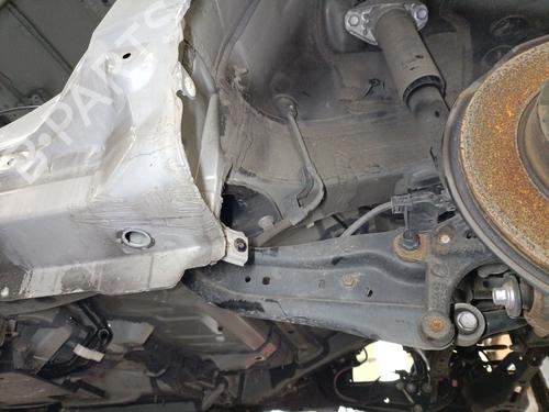 Used Left rear suspension arm TOYOTA COROLLA Hatchback (_E21_, _EA1_, _EH1_) [2018-2026]  31886165