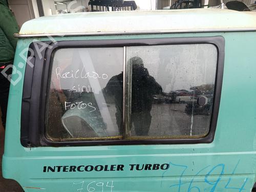 Used Rear right quarter glass HYUNDAI GALLOPER II (JK-01) 2.5 TD intercooler (99 hp) 31382765