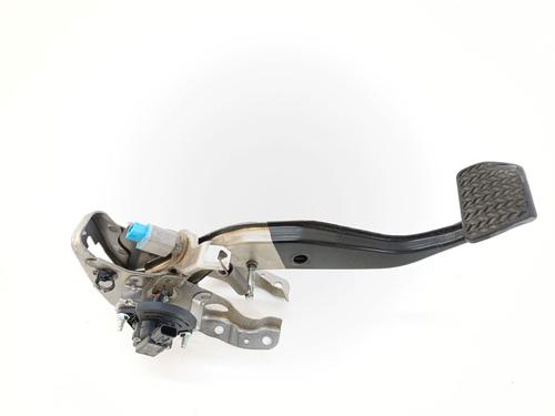 break-pedal-toyota-corolla-saloon-_e21_-2019-37758217 main image