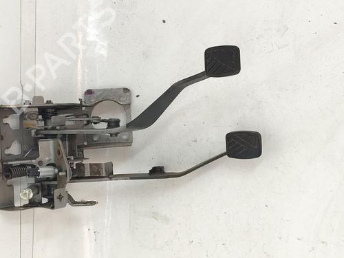 Used Clutch pedal SUZUKI GRAND VITARA II (JT, TE, TD) 1.9 DDiS All-wheel Drive (JT419, TD44, JB419WD, JB419XD,... (129 hp) 29019509