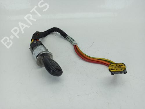 Rattlås /Tenningslås RENAULT CLIO II (BB_, CB_) 1.2 (BB0A, BB0F, BB10, BB1K, BB28, BB2D, BB2H, CB0A,... (58 hp) 25875369