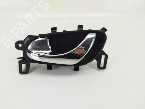 Used Front left interior door handle NISSAN NAVARA NP300 Pickup (D23, D23T) 2.3 dCi (190 hp) 8944950