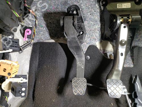 Used Clutch pedal Clutch pedal SEAT IBIZA V (KJ1, KJG) 1.0 TSI (95 hp) 34434921 34434921