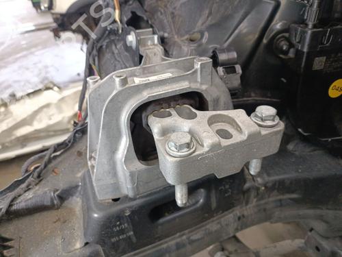 Used Engine mount Engine mount SEAT ATECA (KH7, KHP) 1.5 TSI (150 hp) 32410168 32410168