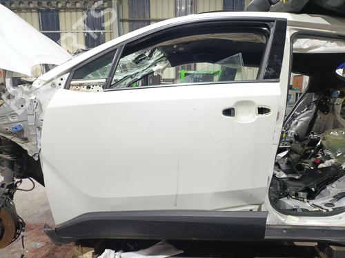 Used Left front door TOYOTA C-HR (_X1_) 1.8 Hybrid (ZYX10_, ZYX11_) (98 hp) 31799461