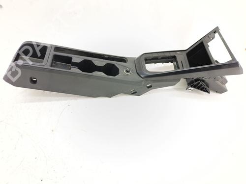 Console centrale Console centrale VW POLO VI (AW1, BZ1, AE1) 1.0 (75 hp) 37460345 37460345