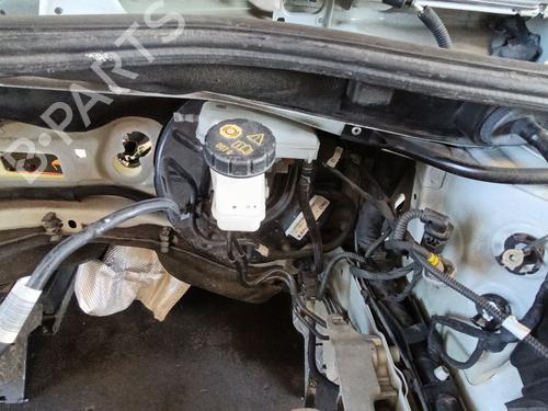 Used Brake master cylinder Brake master cylinder CITROËN C4 III (BA_, BB_, BC_) 1.2 PureTech 130 (BAHNSA, BAHNSB) (130 hp) 40531894 40531894