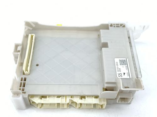 Used Fuse box TOYOTA YARIS (_P13_) 1.5 Hybrid (NHP130_, NHP130) (101 hp) 31356271