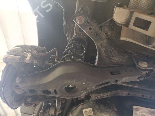 Querlenker links hinten für TOYOTA C-HR (_X1_) 1.8 Hybrid (ZYX10_, ZYX11_) (98 hp) 27514588