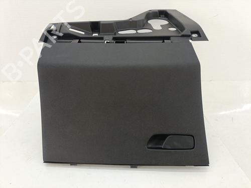 Used Glove box AUDI A1 Sportback (GBA) 30 TFSI (110 hp) 26582820