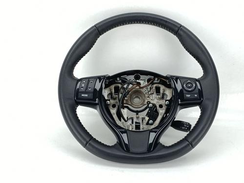 Used Steering wheel TOYOTA YARIS (_P13_) 1.5 Hybrid (NHP130_, NHP130) (101 hp) 31358417