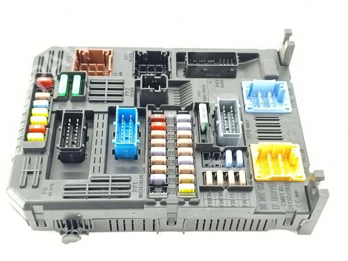 Used Fuse box CITROËN C3 AIRCROSS II (2R_, 2C_) 1.2 PureTech 110 (2RHNZB, 2RHNZW, 2RHNPX, 2RHNPJ) (110 hp) 32060325