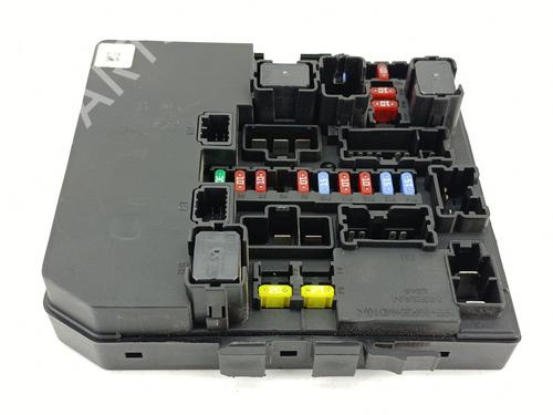 Used Fuse box Fuse box 38460802 38460802