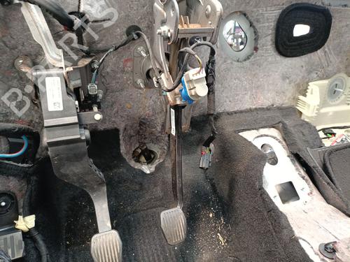Used Break pedal Break pedal 37515566 37515566