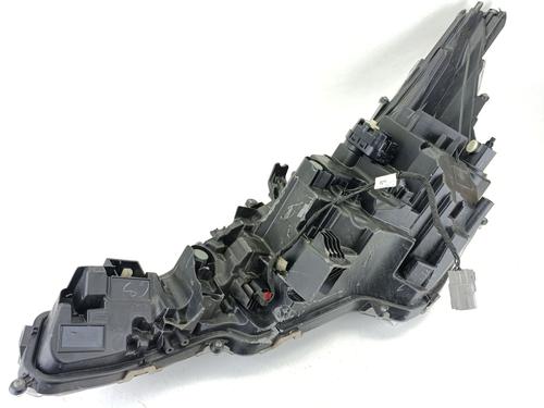 Right headlight TOYOTA COROLLA Hatchback (_E21_, _EA1_, _EH1_) 1.8 Hybrid (ZWE211) | BP31944973C29