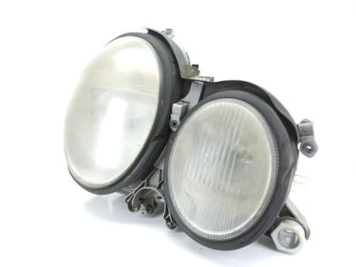Used Right headlight MERCEDES-BENZ E-CLASS (W210) E 240 (210.062) (170 hp) 9040121