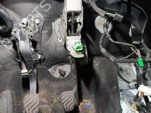 Pedal freno DACIA SANDERO III 1.0 SCe 65 (67 hp) 32132865