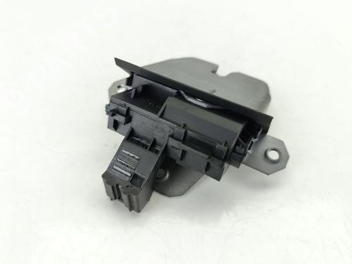 Tailgate lock FORD FOCUS III 1.5 TDCi | BP27298120C101