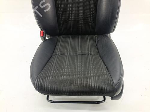 Left front seat HONDA HR-V (RU) 1.5 (RU1) | BP31914609C15