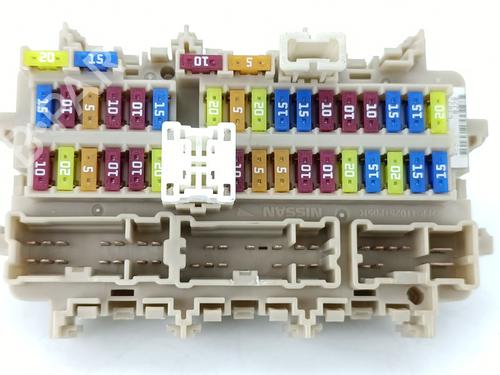 Sikringsdåse NISSAN QASHQAI II (J11, J11_) 1.3 DIG-T (140 hp) 30725272