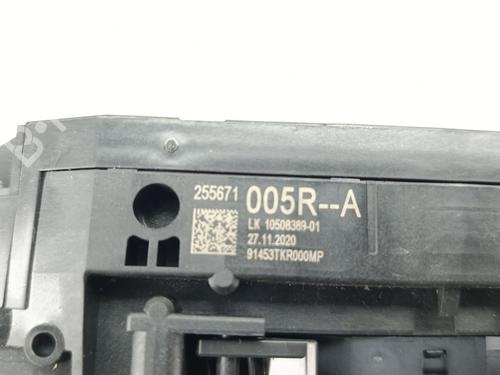 Switch DACIA SANDERO III 1.0 SCe 65 | BP32103104I30 