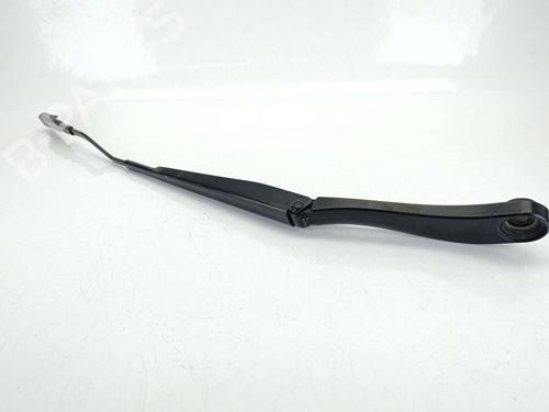 front-windshield-wiper-arm-ford-kuga-iii-dfk-2019-37073841 main image