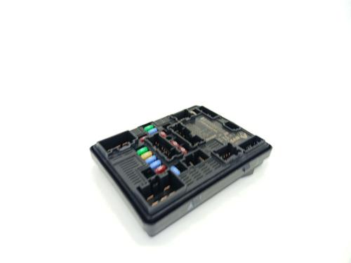 Used Fuse box Fuse box 37997394 37997394
