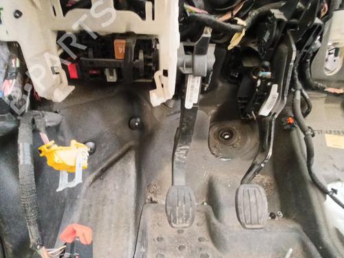 Used Clutch pedal Clutch pedal 39204196 39204196